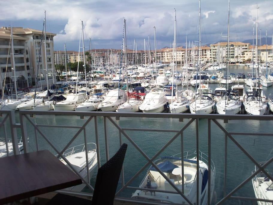 Port Frejus Cap Hermes Vue Mer Et Port Pieds Dans L'Eau Piscine Pkg Eksteriør bilde