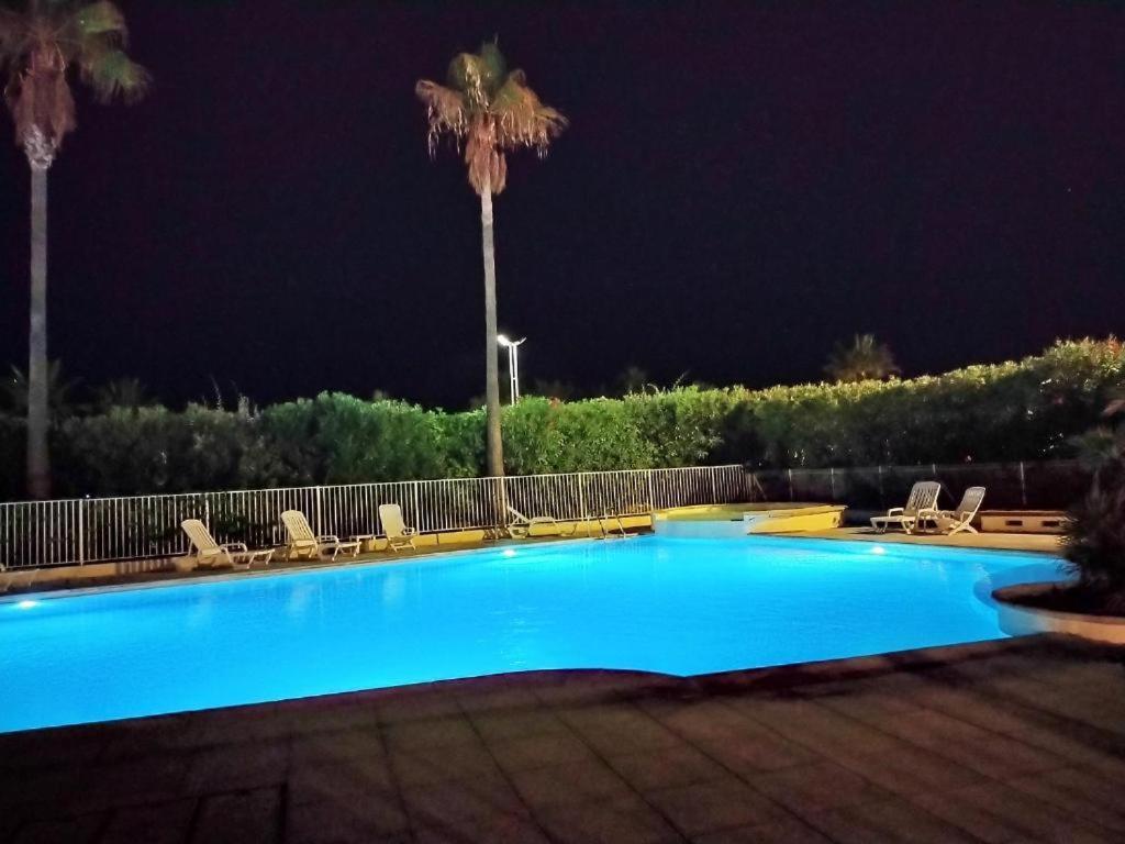 Port Frejus Cap Hermes Vue Mer Et Port Pieds Dans L'Eau Piscine Pkg Eksteriør bilde